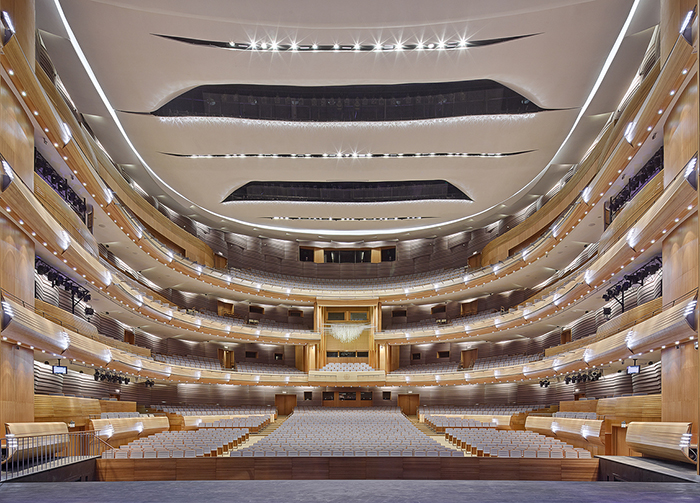 A segunda etapa do Teatro Mariinsky em São Petersburgo: o interior do salão