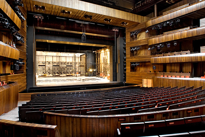 Оперный театр в Осло: интерьер зала