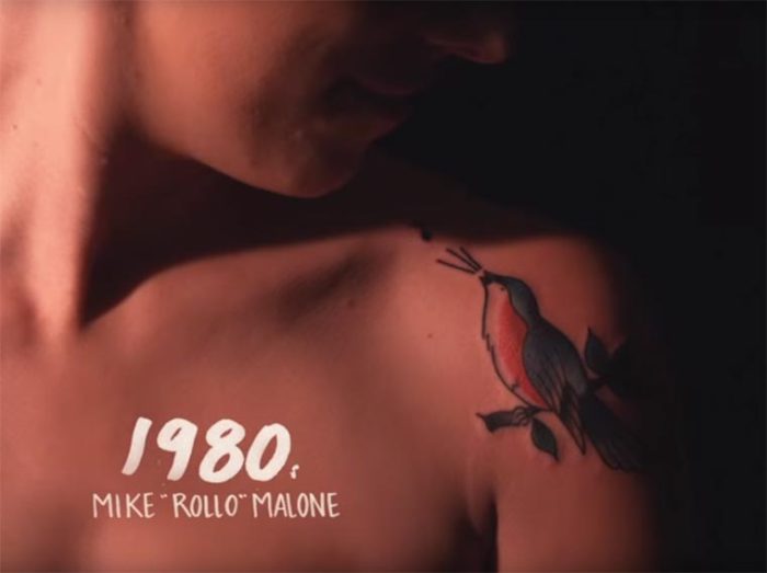 В восьмидесятые годы прошлого столетия тату-мастер Mike «Rollo» Malone (Майк «Ролло» Малон) создал замечательную разноцветную татуировку в виде птички.