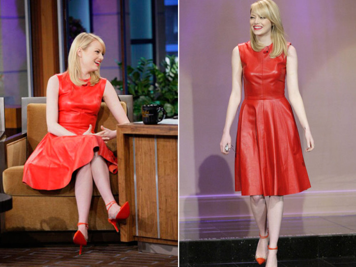 Обаятельная Эмма Стоун в кожаном платье кораллового цвета на съемках одного из телешоу. Обаятельная Эмма Стоун в кожаном платье кораллового цвета на съемках одного из телешоу.