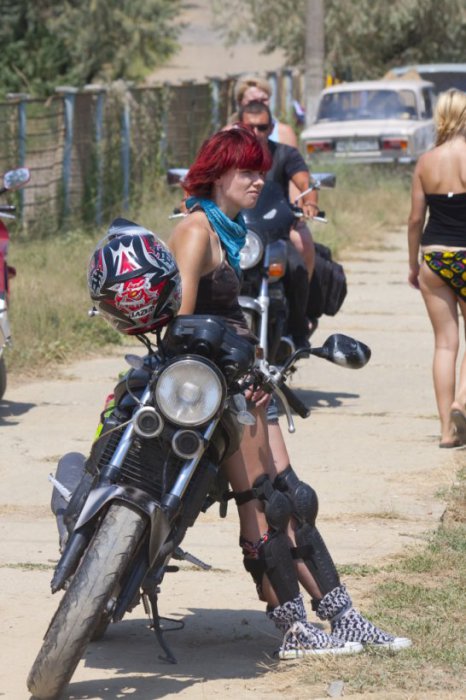 Виктория Дорожко гоняет на своем байке по всей России. Виктория Дорожко гоняет на своем байке по всей России.