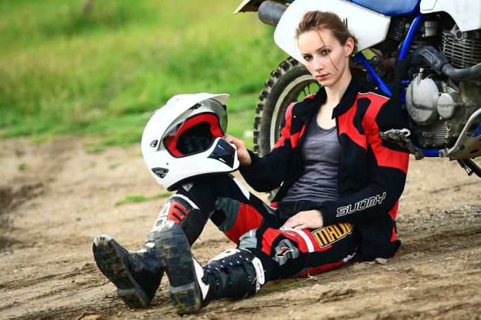 Мотоциклистка Катя Яковлева из Сербии. Мотоциклистка Катя Яковлева из Сербии.