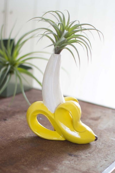 Удивительная ваза в форме банана.