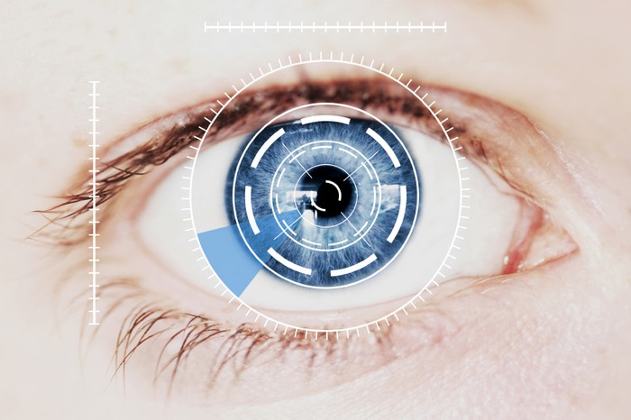 Ocumetics Bionic Lens - розумна лінза, яка назавжди поверне зір