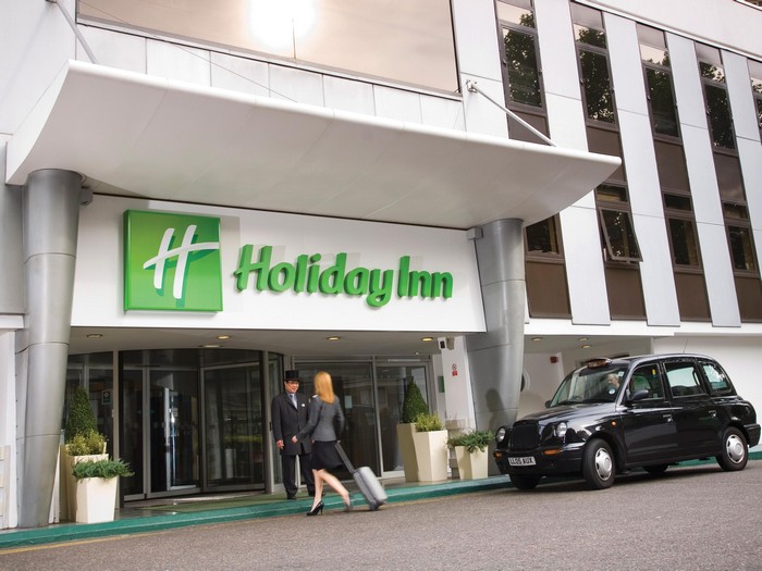 Гостиница Holiday Inn London-Kensington Forum в Лондоне Гостиница Holiday Inn London-Kensington Forum в Лондоне