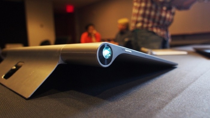 Lenovo Yoga Tablet 2 Pro &ndash; первый в мире планшет с проектором