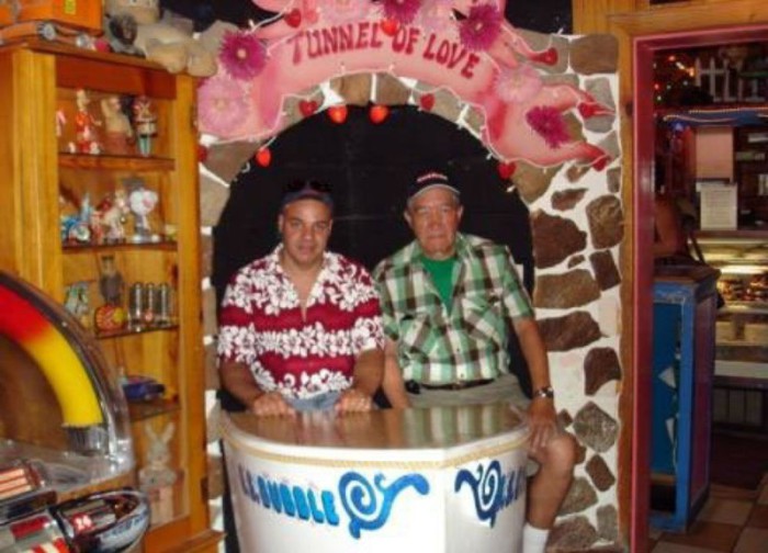 Крепкая любовь отца и сына. Крепкая любовь отца и сына.