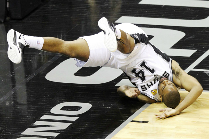 «Упс, кажется, я забыл побрить подмышку». «Упс, кажется, я забыл побрить подмышку».