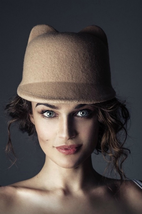 Теплая шляпка из фетра с кошачими ушками. Теплая шляпка из фетра с кошачими ушками.