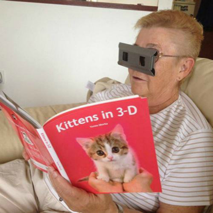 Пенсионер, который очень хочет посмотреть на 3 D котят.