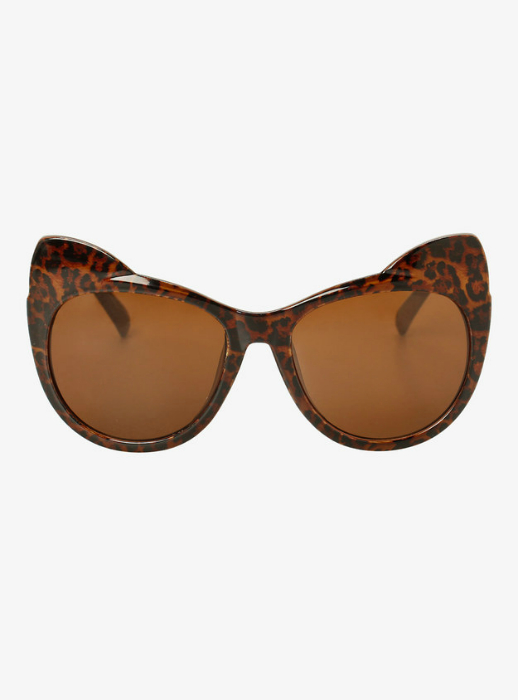 Солнцезащитные очки в форме кошачьих глаз. Солнцезащитные очки в форме кошачьих глаз.