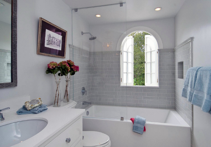 Ванна кімната в класичному стилі.
