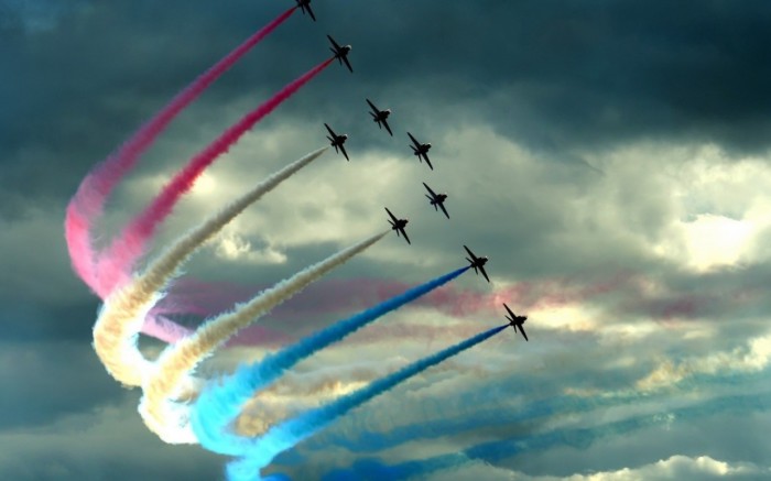 Воздушное шоу в День Военно-воздушных сил России. Воздушное шоу в День Военно-воздушных сил России.