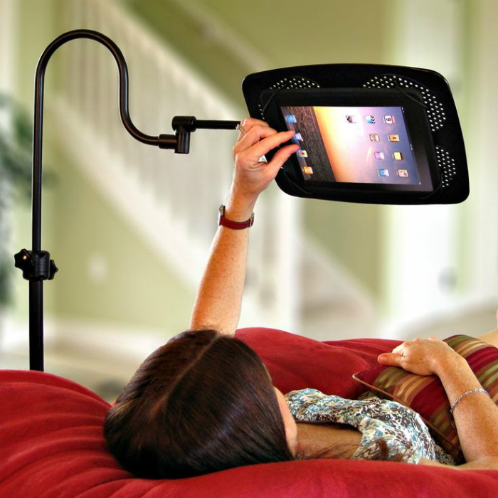 Функциональный необычный держатель для планшета. Функциональный необычный держатель для планшета.