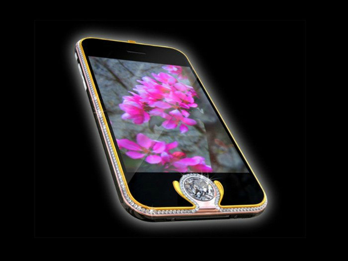 Приобрести Peter Aloisson’s King’s Button iPhone 3G можно по цене в 2.4 миллиона долларов США. Приобрести Peter Aloisson’s King’s Button iPhone 3G можно по цене в 2.4 миллиона долларов США.