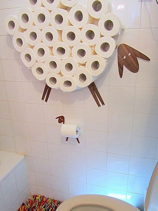 Необычный держатель для туалетной бумаги