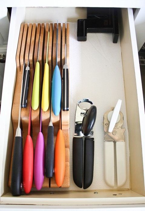 Специальный деревянный органайзер для хранения ножей