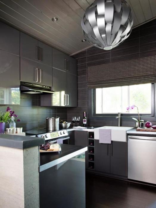 Создать необычный интерьер кухонного помещения в серых тонах с применением хай-тек технологий можно при выборе любого стилистического направления.