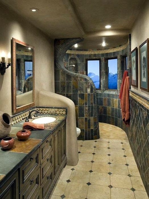 Превосходная ванная комната с элементами как традиционного, так и современного американского стиля.