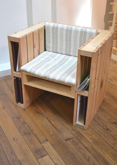 Стильное и практичное кресло из деревянных поддонов для тех, кто предпочитает экологически чистые материалы. 