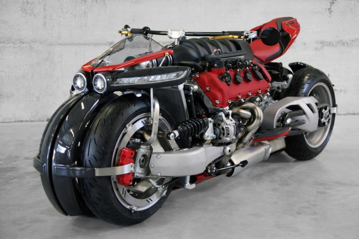 Брутальный байк с Maserati V8.
