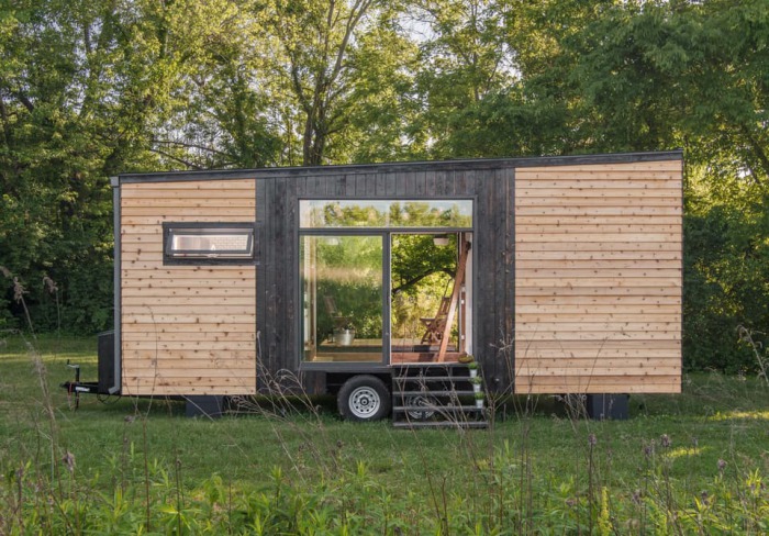 The tiny house measures 7.3 x 2.6 m