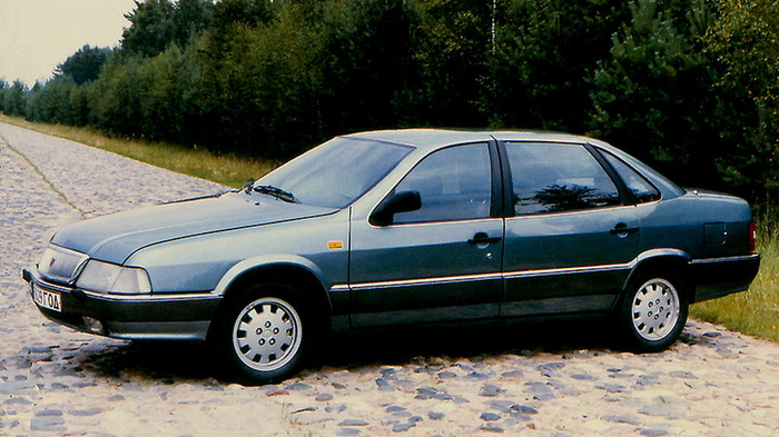 Представительский седан ГАЗ-3105 серийно выпускался с 1992 по 1996 гг.