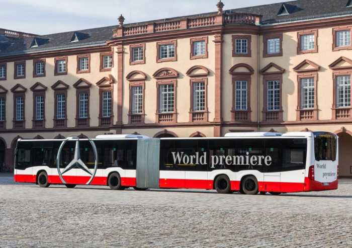 Мировой дебют самого длинного из автобусов Mercedes-Benz.