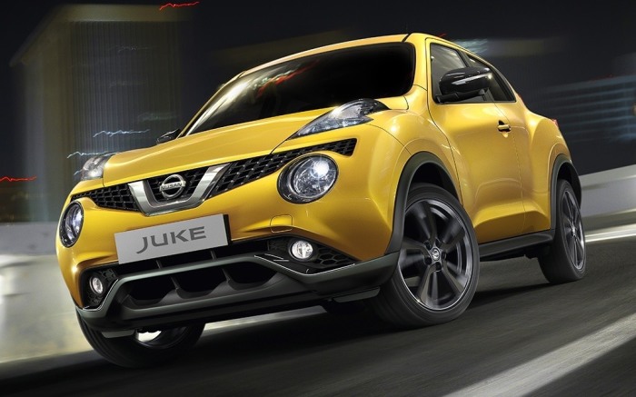 Желтый Nissan Juke 2014 года. | Фото: cheatsheet.com.