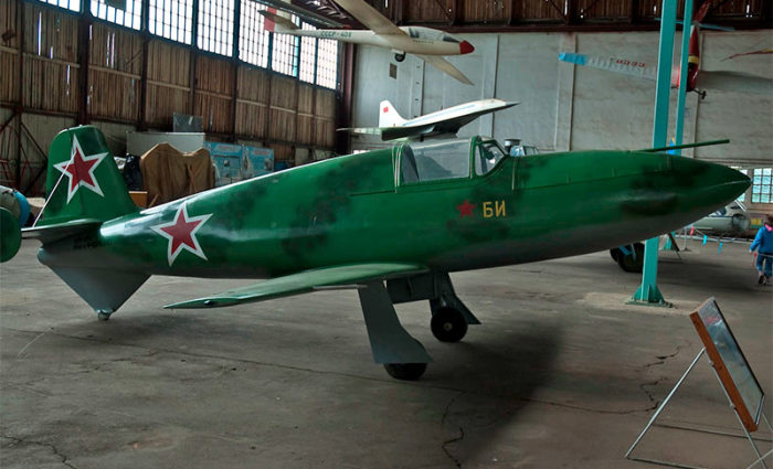 Дедушка советской реактивной авиации БИ-1.