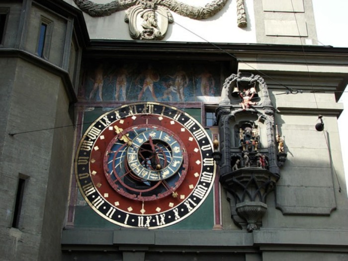 Это самые старые часы Швейцарии.