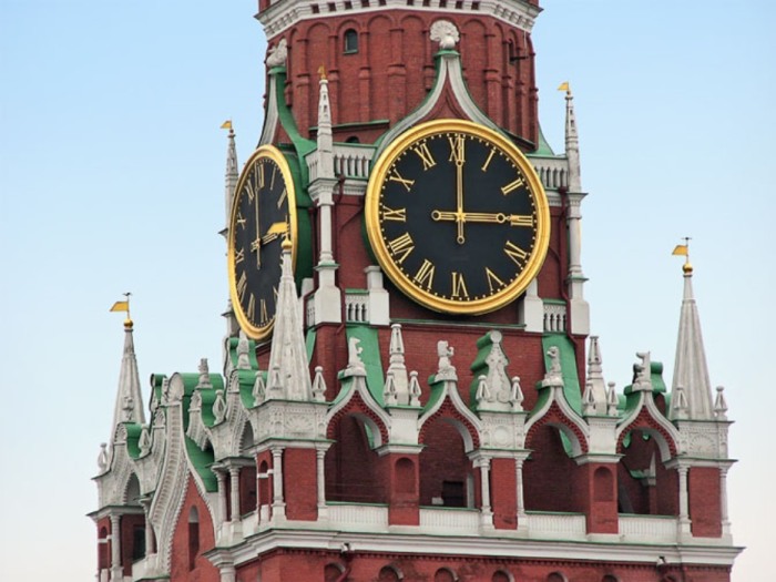 Кремлёвские Куранты появились на свет в 1851 году, установлены на Спасской башне Московского Кремля, Россия.