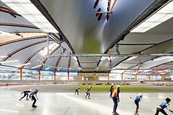 Max Aicher Arena – конькобежный стадион с «умной» крышей