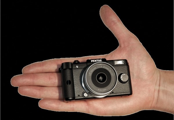 Pentax Q – камера-брелок для минималистов