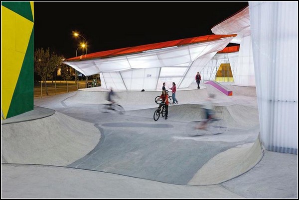 Испанский скейт-парк в китайском стиле