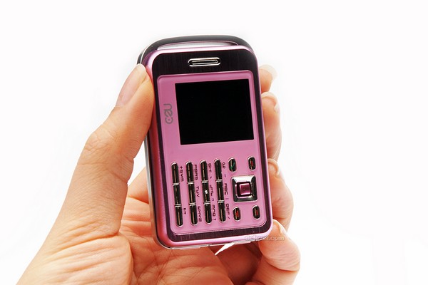 Самый маленький мобильный телефон