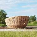 Во Франции построили дом-корзину, наполненный кукурузой