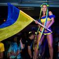 На западной Украине танцуют стриптиз в вышиванках