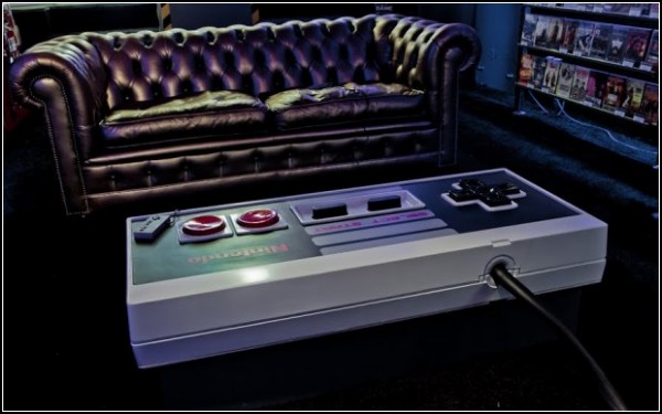 Гигантский джойстик от Nintendo, или оригинальный журнальный столик Controller Coffee Table