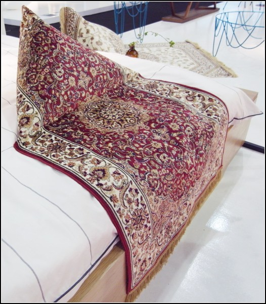 Magic Carpet. Сингапурский гибрид ковра и подушки
