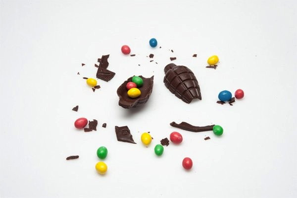 Бомба из настоящего шоколада от Raphael Volkmer