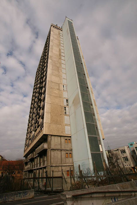 25-этажное здание P&#233;csi magash&#225;z, Печ, Венгрия