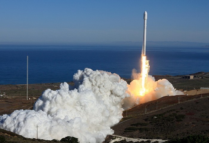 Старт ракеты Falcon 9 от SpaceX