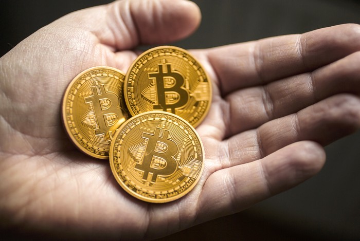 Bitcoin - самая популярная в мире криптовалюта