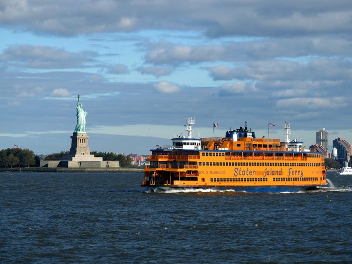 Паромная линия Staten Island Ferry в Нью-Йорке