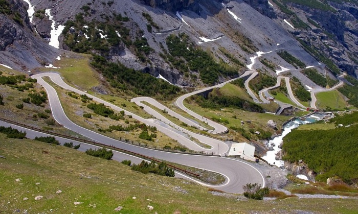 Stelvio Pass - горная дорога с 48 «шпильками».