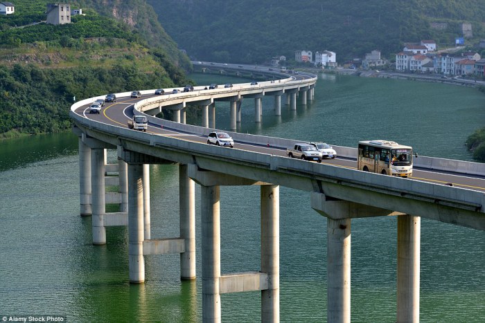 Overwater Highway - китайское инженерное чудо.