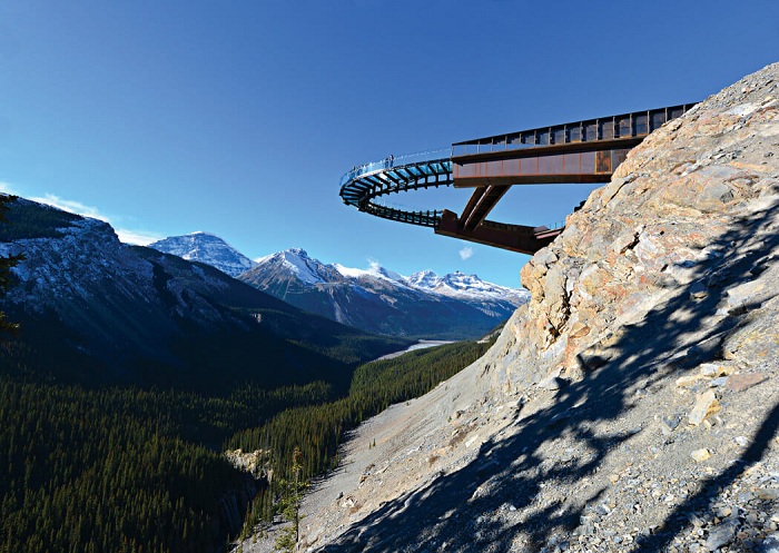 Glacier Skywalk - смотровая площадка в канадском Национальном парке Джаспер.