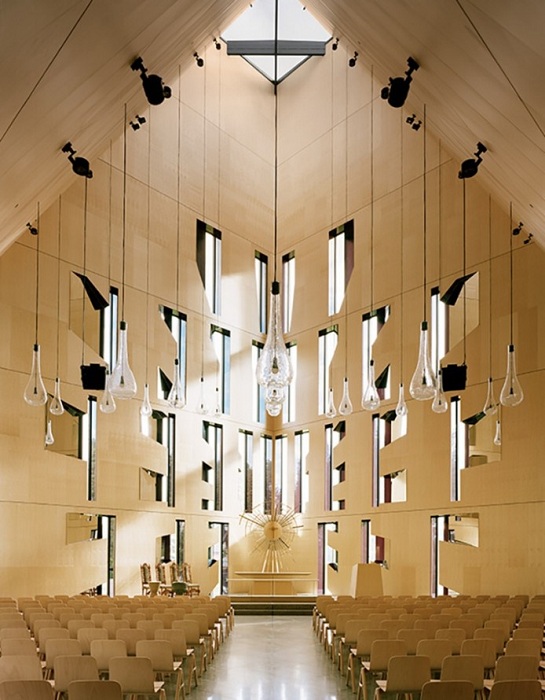 Церковь в Норвегии. Вид изнутри.