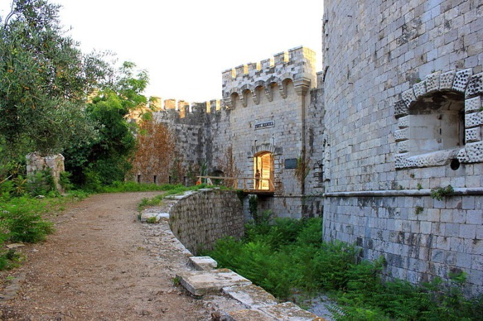 В Черногории появится отель, построенный в стенах бывшего концлагеря.